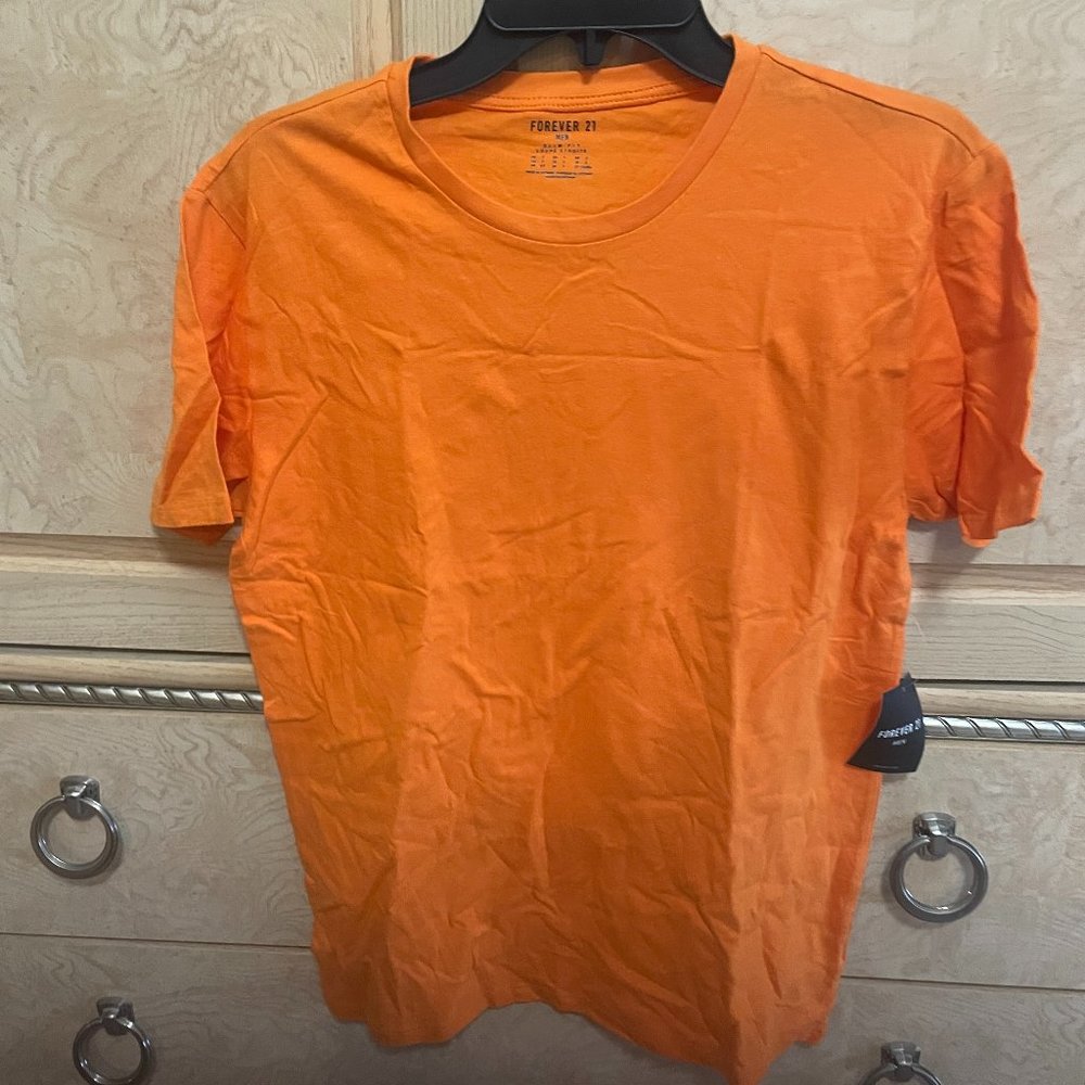Men's Forever 21 Tee, size Small